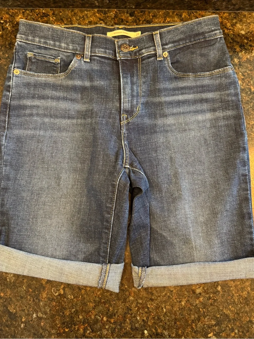 Levi Strauss & Co. Red Tag Women's Denim Bermuda Shorts, SZ 6 (28), NWOT